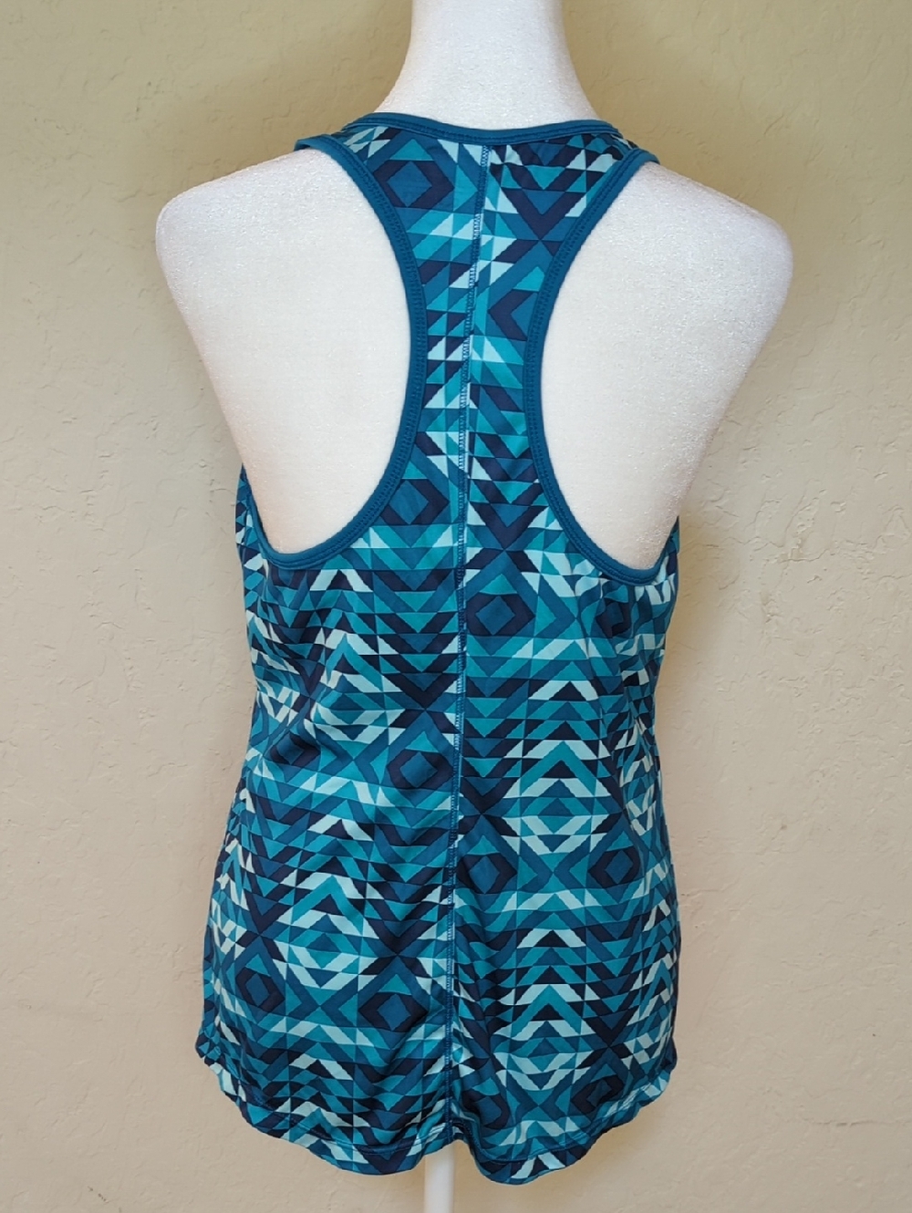 Old Navy Active Teal & Navy Geometric Racerback Workout Running Tank Size Small - Picture 4 of 8